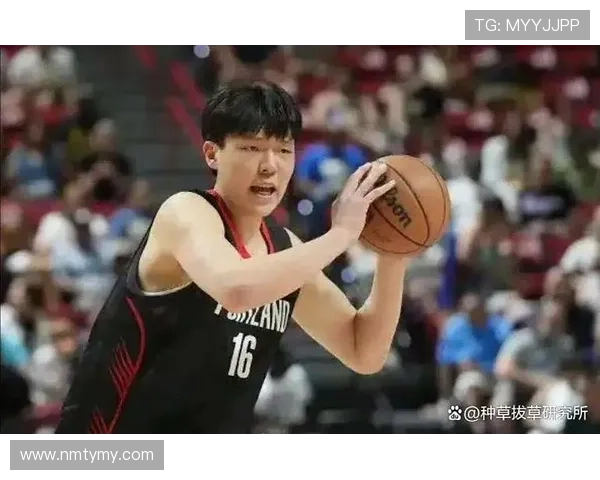 米西持球突破遭杨瀚森封盖一幕展现超级防守本能