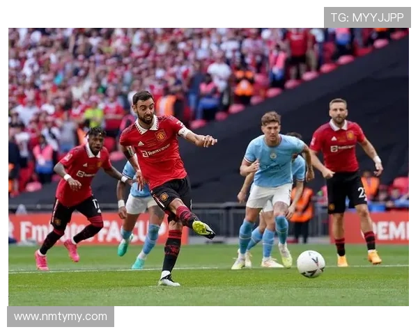 英格兰联赛杯：曼城连冠5次，利物浦曼联各2次，谁将成为下一个历史传奇？